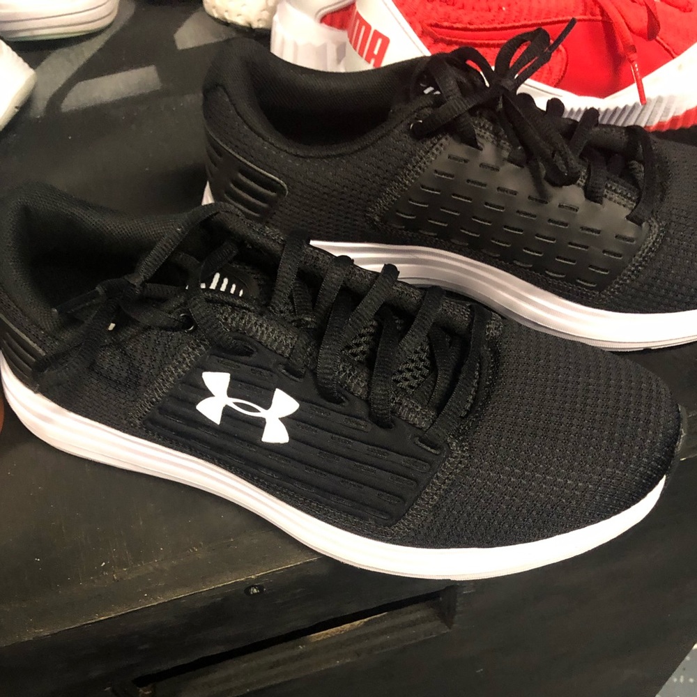 Under Armour Sneakers